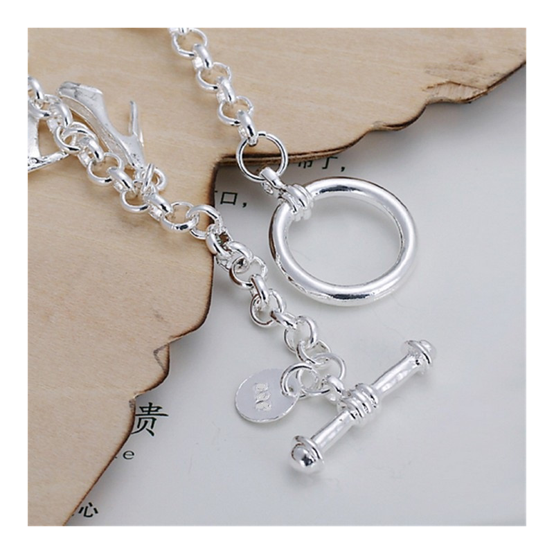 Vakre armbånd sko og taske av høy kvalitet