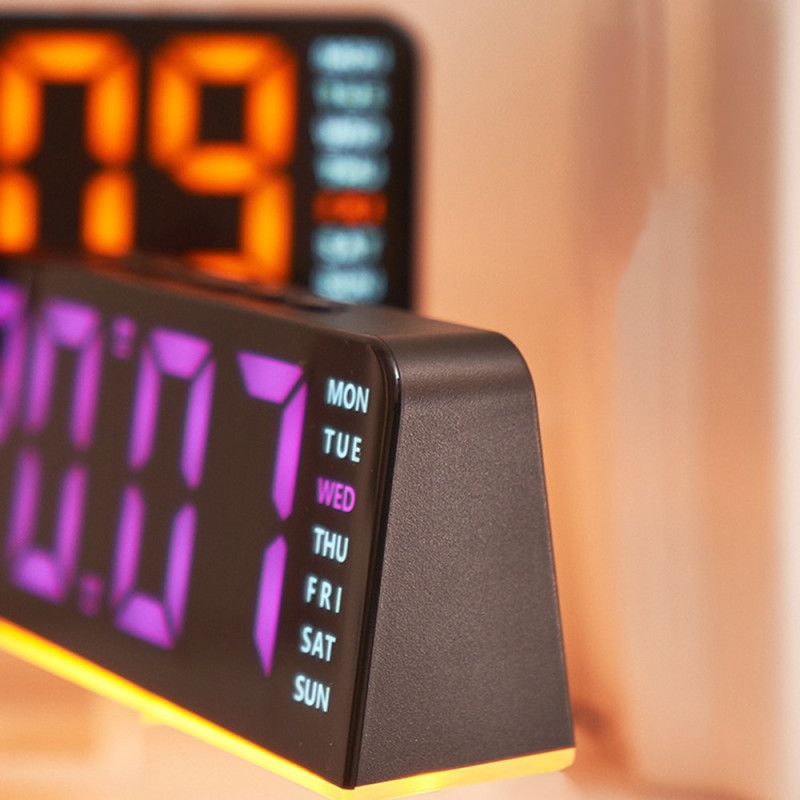 LED-klocka Digital Väckarklocka Stor Display Datum Temperatur Väckarklocka - Svart / Grönt Ljus