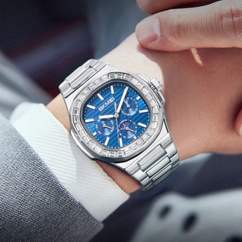 SKMEI Clock Business Men Quartz Watch Zircon Fashion Wristwatch - Silver + Black