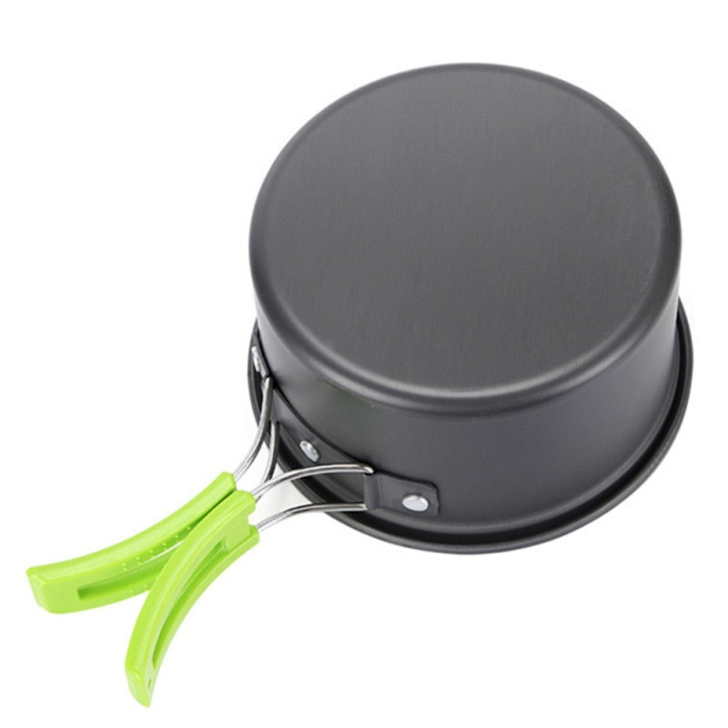 Camping Keittiövälineet asetettu pannu astioiden kanssa