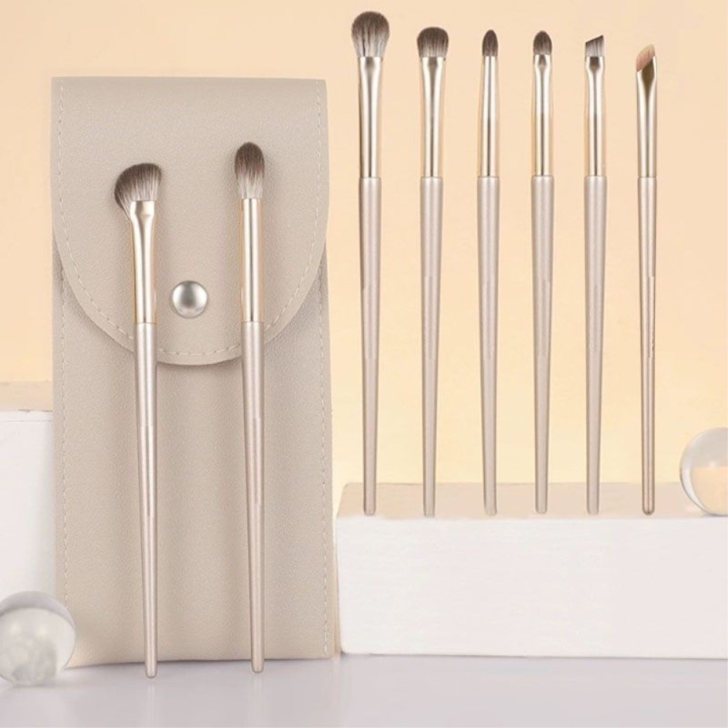 8 pcs Eye shadow brush set Soft fiber eye makeup brushes + bag